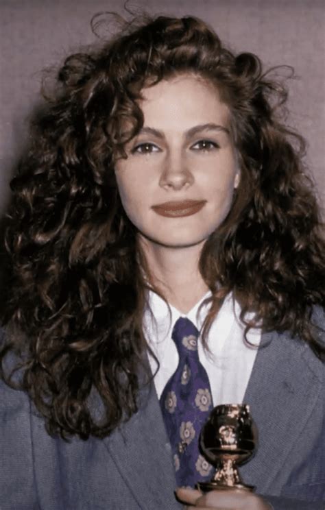 15 Images of a Young Julia Roberts